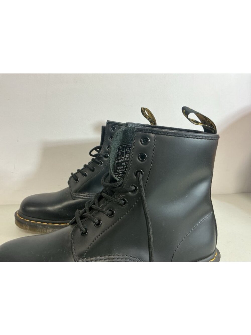 Doc Martens Combat Boots Black Leather Mens 10.5 New - Picture 3 of 9